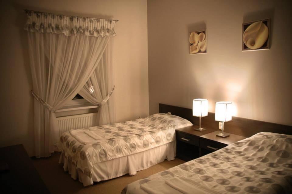 Hotel Chrobry Łęczyca Екстериор снимка