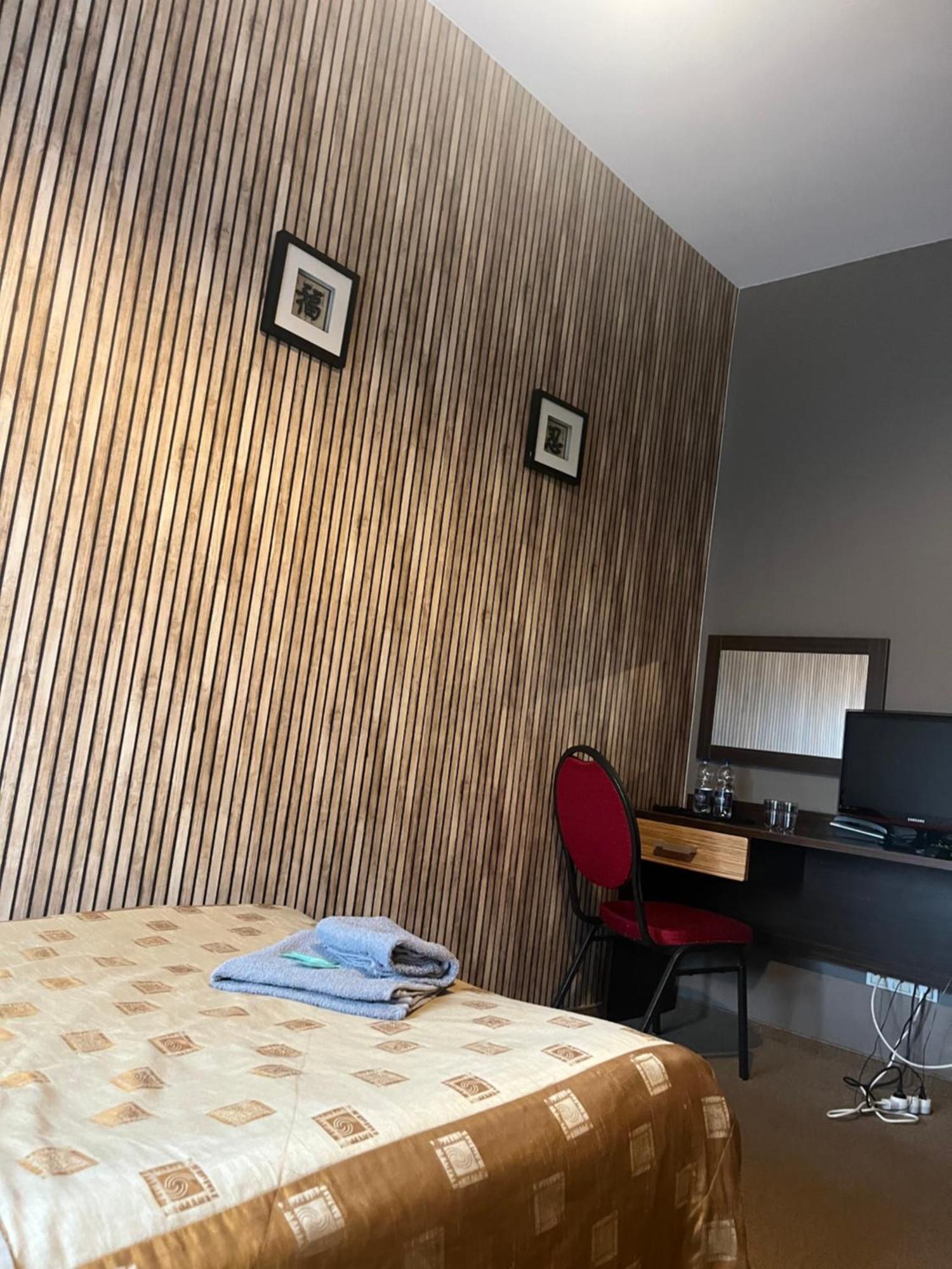 Hotel Chrobry Łęczyca Екстериор снимка