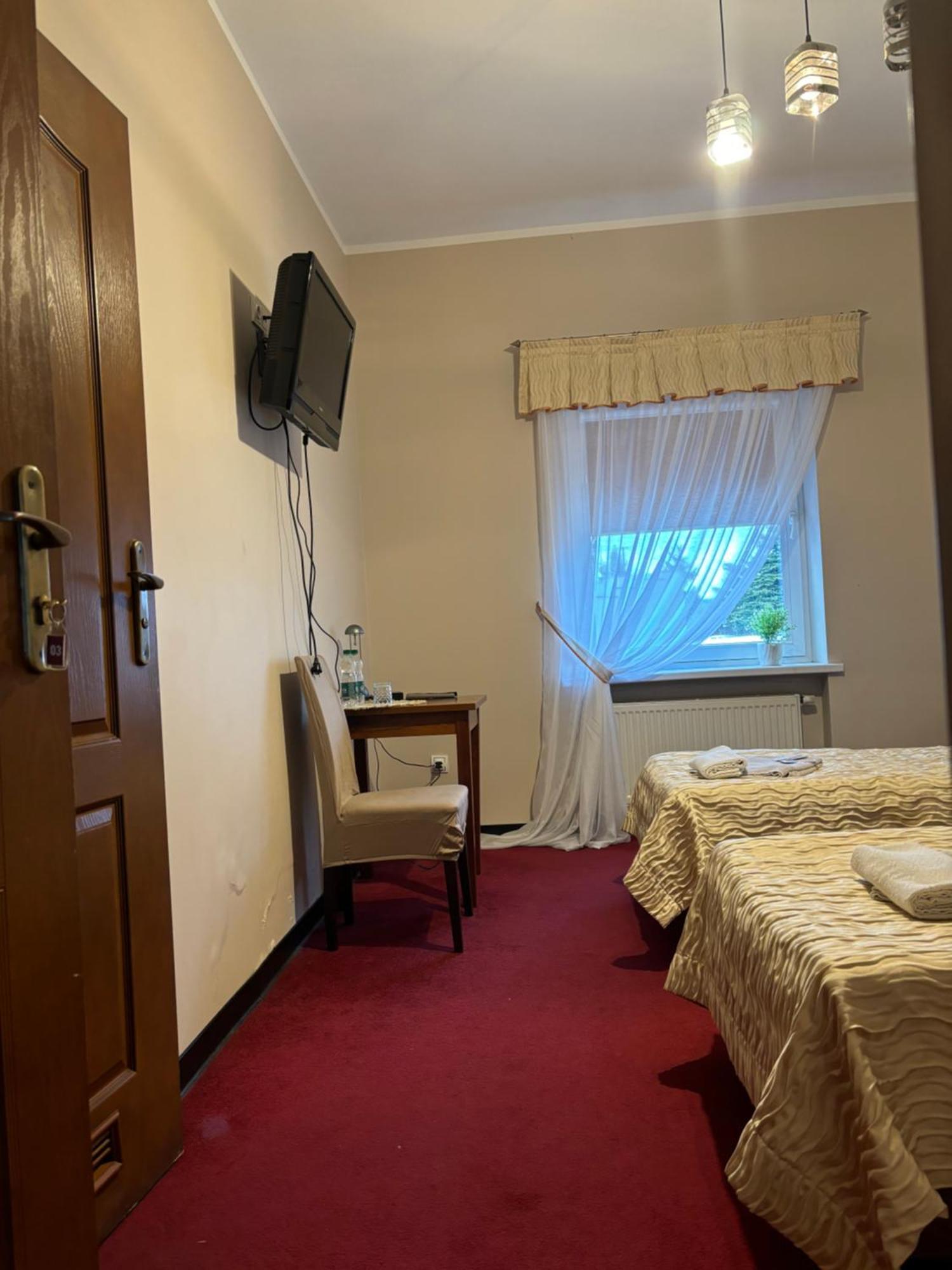 Hotel Chrobry Łęczyca Екстериор снимка