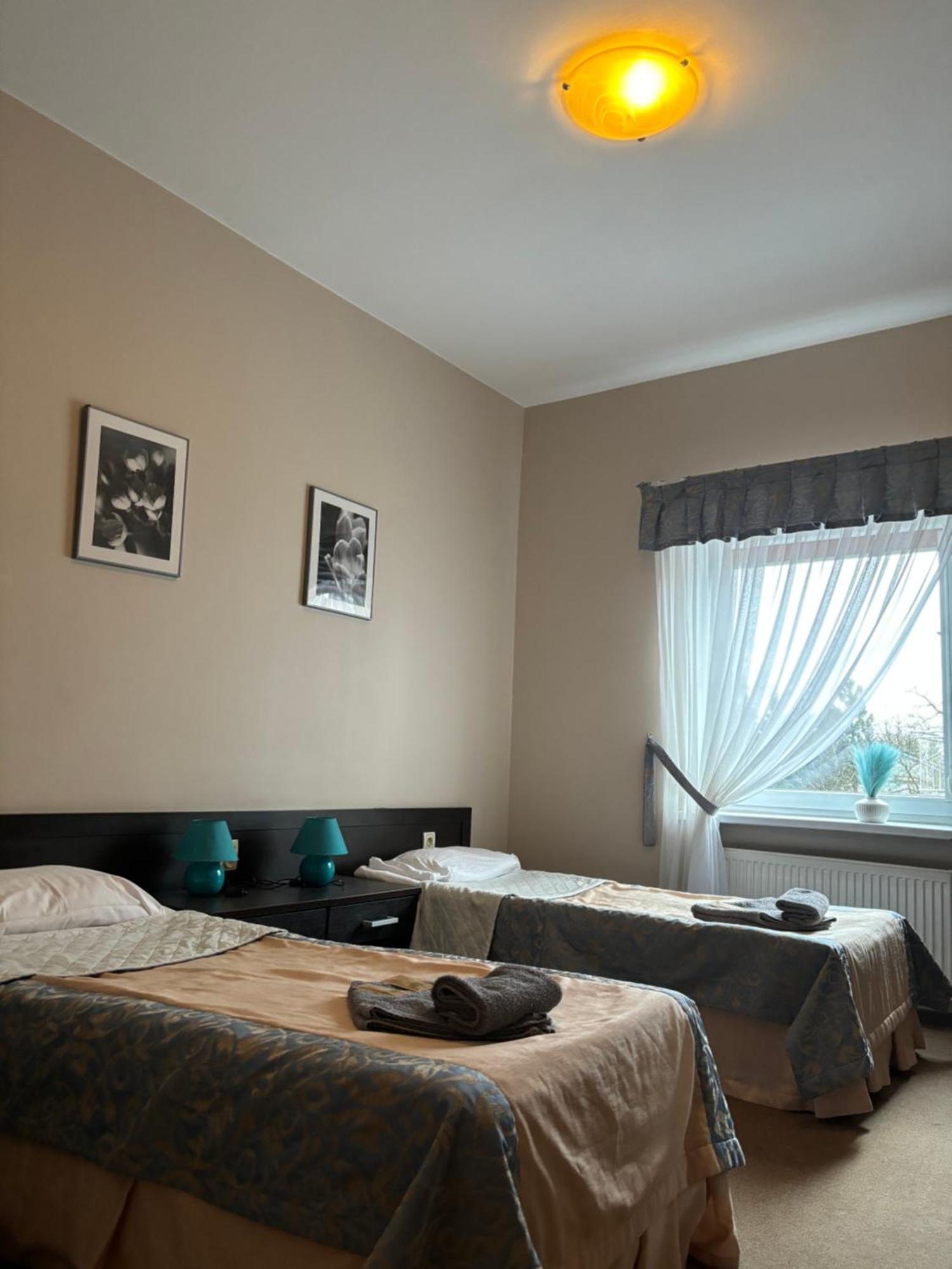 Hotel Chrobry Łęczyca Екстериор снимка