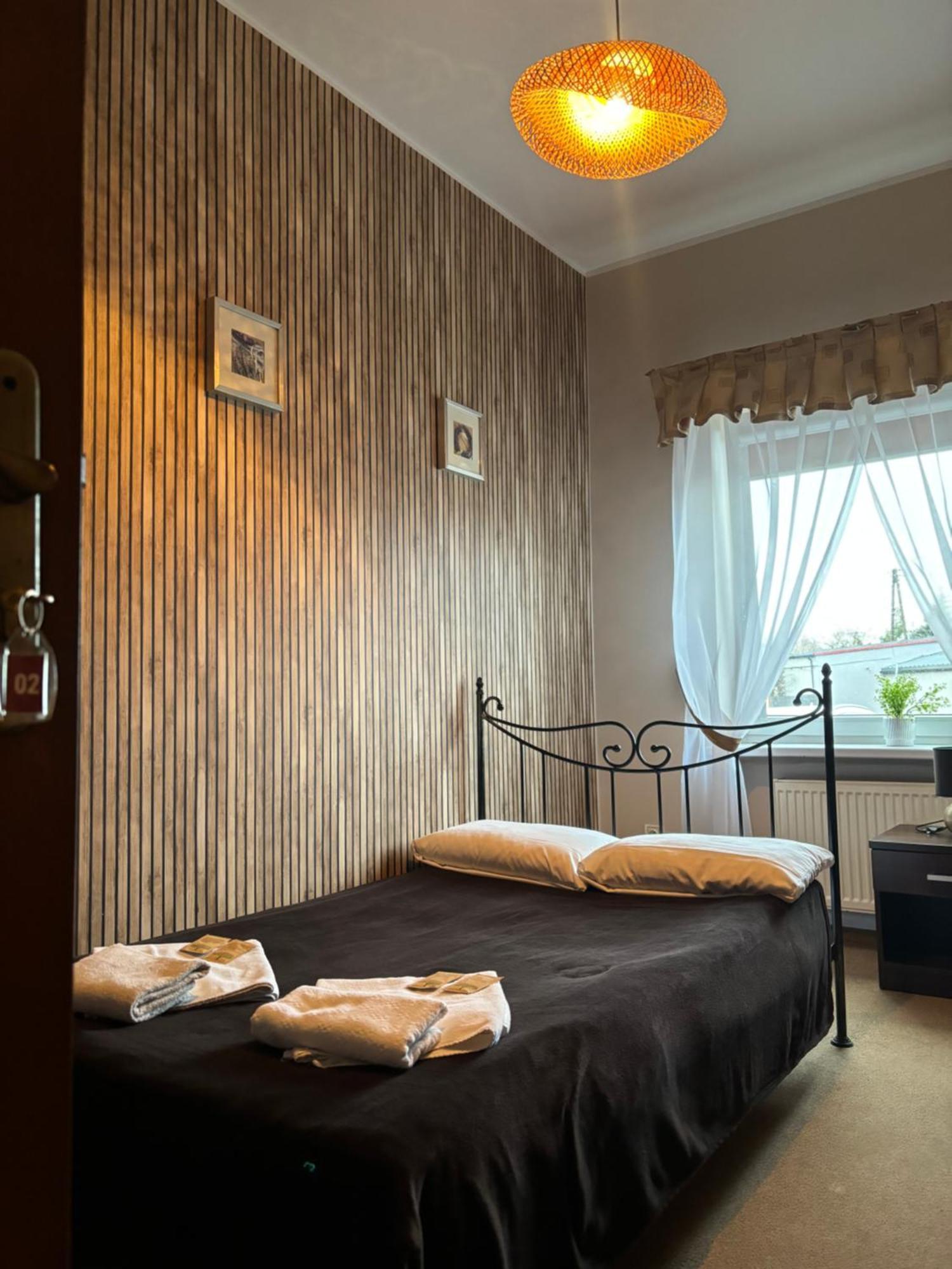 Hotel Chrobry Łęczyca Екстериор снимка